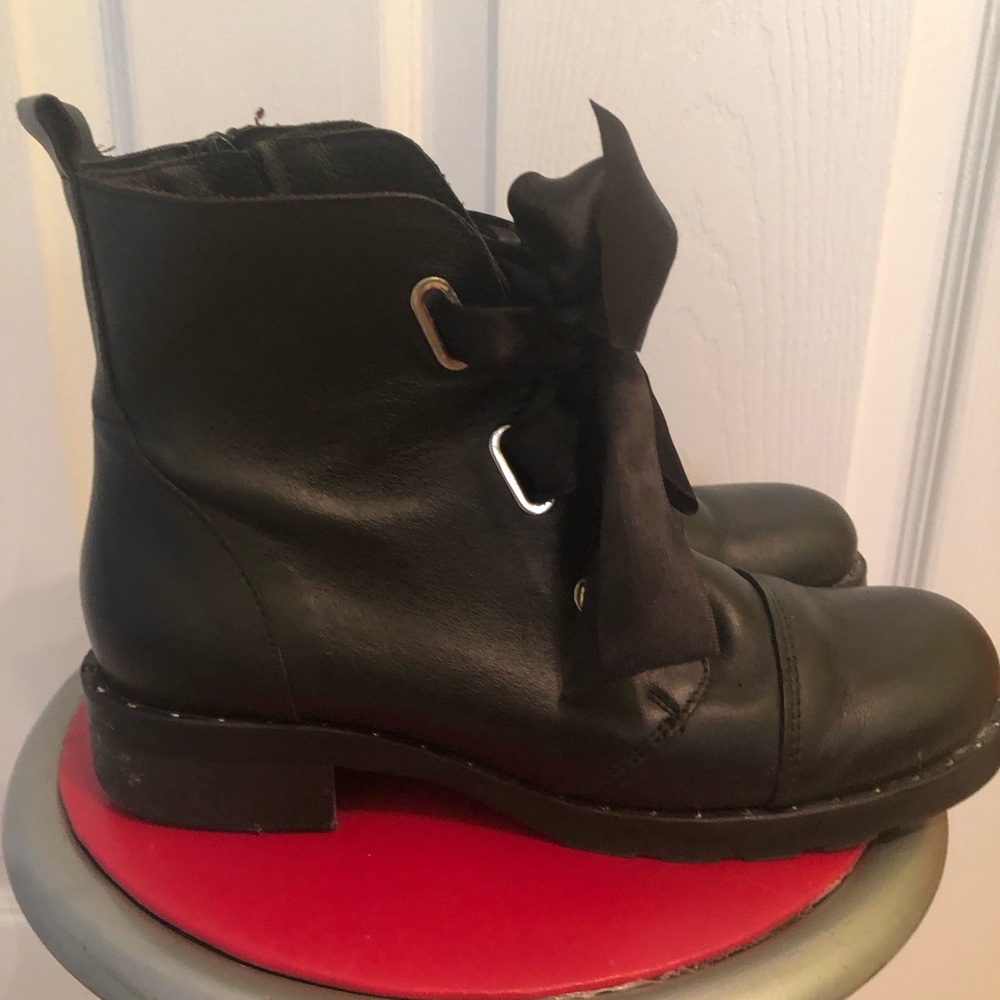 OVYE Italian leather ankle boots, black leather, size 8-8.5,, lace ribbon front